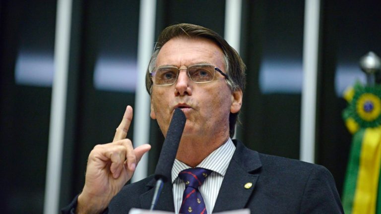 Sem Lula, Bolsonaro lidera pesquisa para a Presidência da República