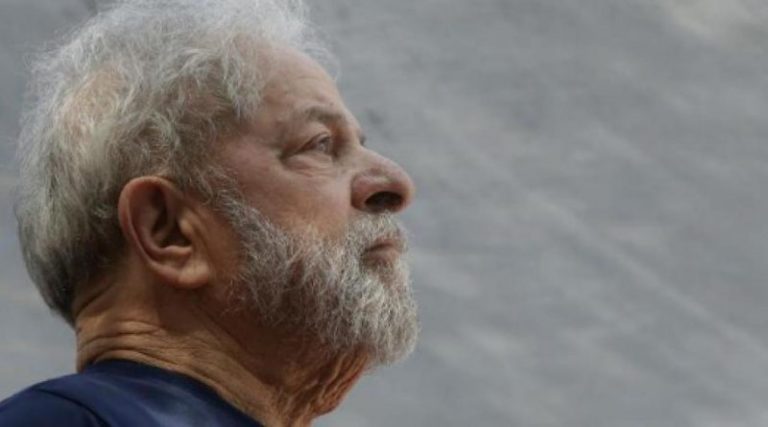 Juiz Federal suspende benefícios do ex-presidente Lula