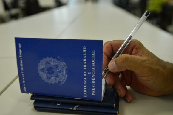 Reforma trabalhista só deve valer para contratos iniciados em novembro do ano passado