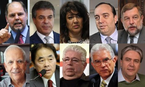 Pesquisa com 10 candidatos às duas vagas do Paraná no Senado