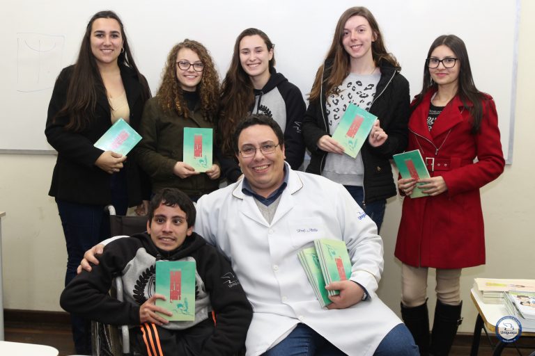 Uniguaçu desenvolve projeto Conversa com Escritores, com o objetivo de incentivar a leitura entre os acadêmicos