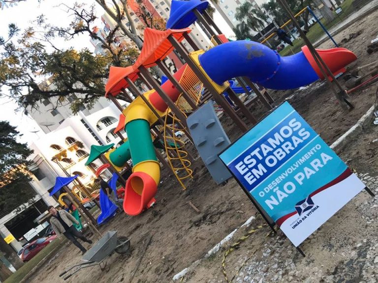 Quase pronto o novo Parque Infantil na Praça Coronel Amazonas