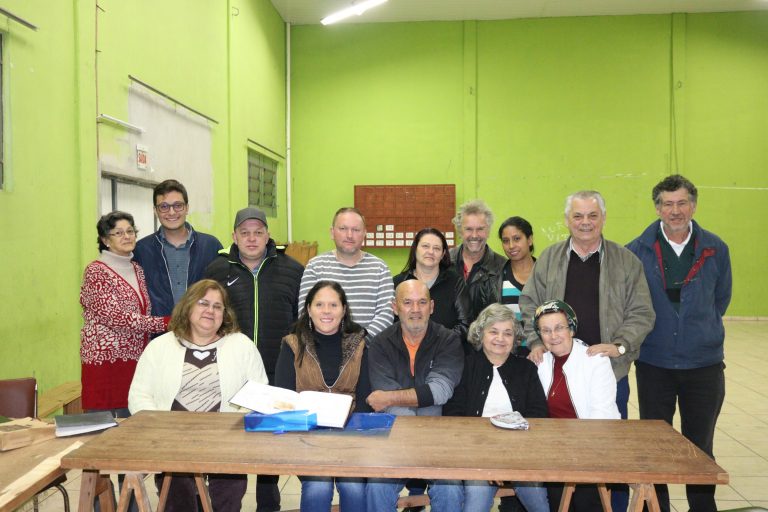 Pasqualin participa da posse da diretoria da Associação de Moradores do Bairro Santa Rosa