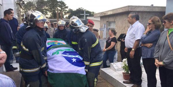 Avião com Bernardo Carli perdeu altura, atingiu plantação de eucaliptos e explodiu,segundo moradores da Bela Vista, município de Paula Freitas