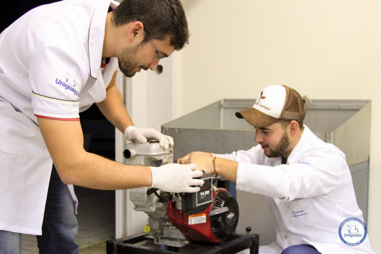 Motor de veículo BAJA da Uniguaçu é restaurado