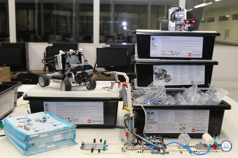 Laboratório de Robótica da Uniguaçu recebe novo Kits Blocos de Montagem, Lego e Rebótica