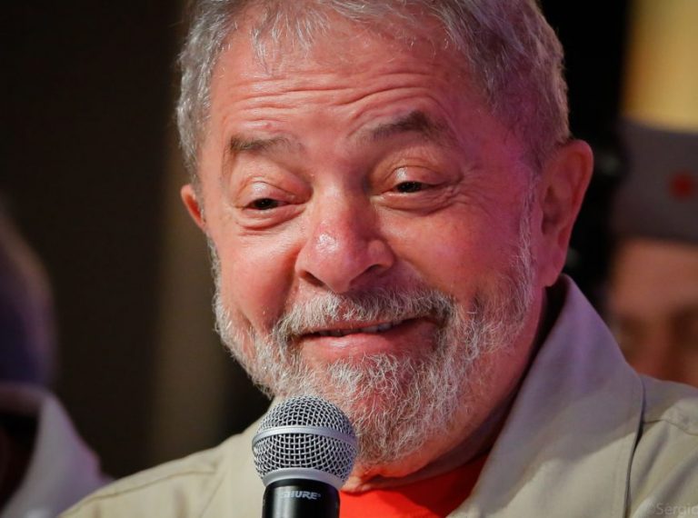 Desembargador do TRF-4 determina soltura imediata de Lula