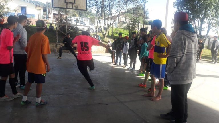 Dia do estudante é lembrado em União da Vitória com atividades esportivas na Escola Oficina