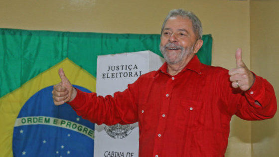 Tribunal Superior Eleitoral decide: Lula vai continuar nas pesquisas eleitorais, pelo menos enquanto sua candidatura não for oficialmente impugnada