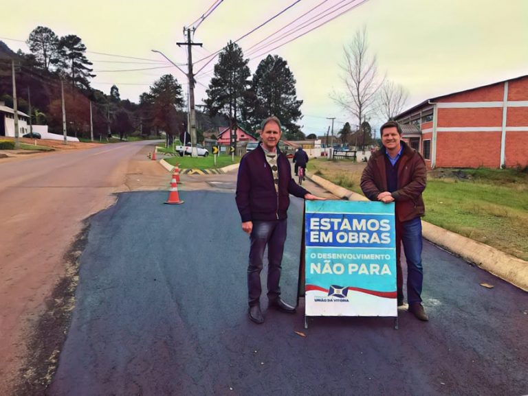 Revitalizado pavimento no trevo de confluência da Rua Alcides Fernandes Luiz com a BR-476