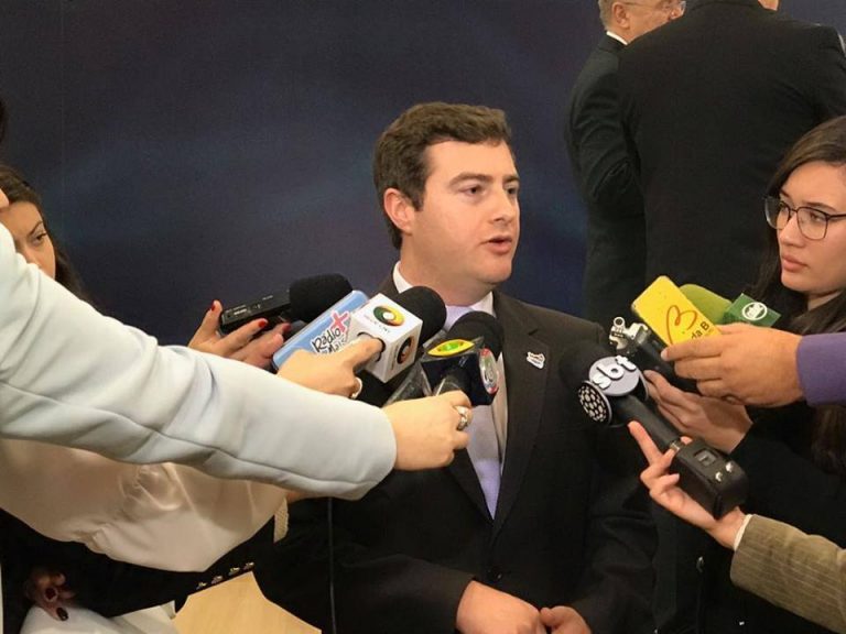 Caique Agustini, presidente da Associação de Rádio e Televisão do Paraná, está presente no Congresso Nacional da FENAERT em Brasília