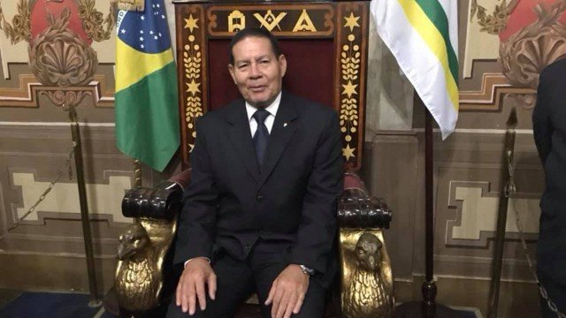 Vice de Bolsonaro, general Mourão, tem o apoio dos ‘irmãos’ da maçonaria