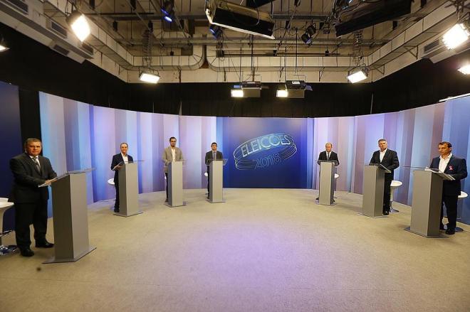 Debate dos candidatos ao Governo de Santa Catarina teve troca de farpas, discussão de propostas, Merisio refirmando voto a Bolsonaro e Mariani confirmando posição de lealdade