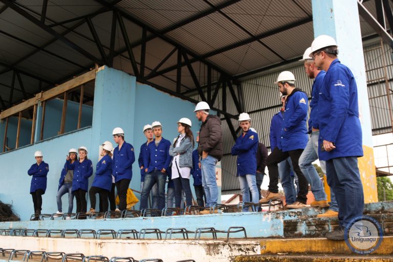 Acadêmicos de Engenharia Civil realizam visita técnica em obras de União da Vitória