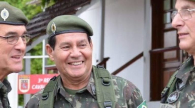 General Mourão aplica xeque-mate nas eleições para Presidente e afirma que Bolsonaro só não vence no primeiro turno se houver fraude