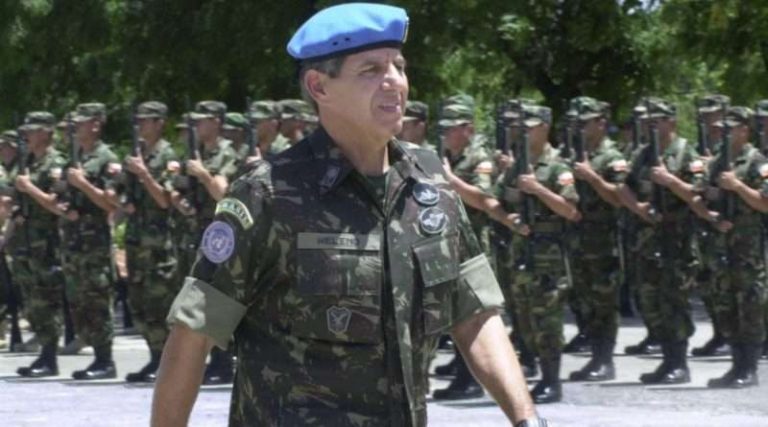 General Augusto Heleno, futuro ministro da Defesa, é a favor de atiradores de elite – os snipers