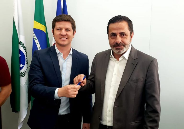 Prefeito Santin Roveda viaja para o exterior e o vice Bachir Abbas assumo o comando da Prefeitura de União da Vitória