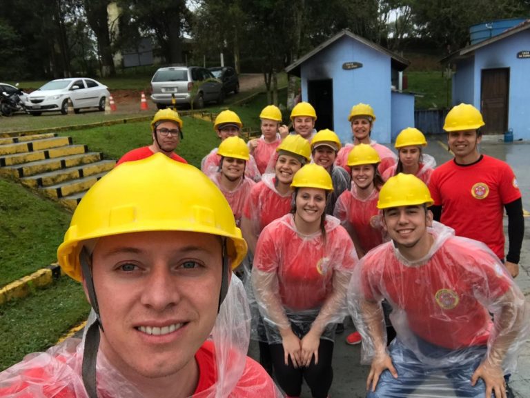 Brigadistas da Uniguaçu participam de aperfeiçoamento na Academia do Barro Preto