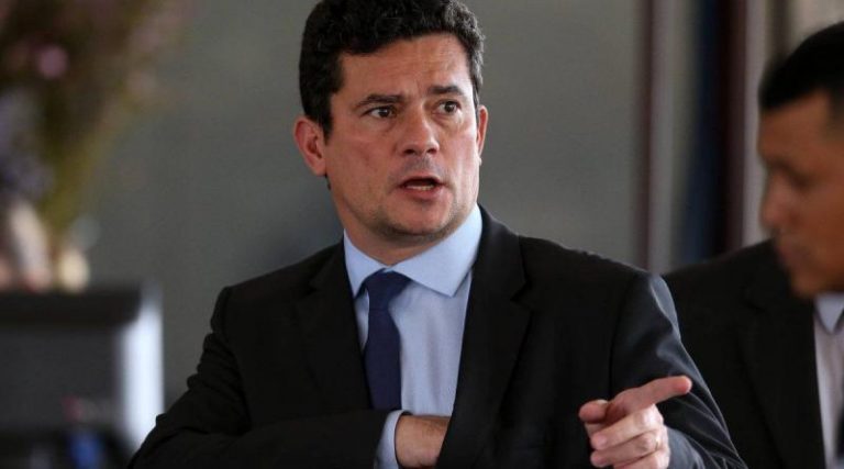 Globo, no Fantástico, tenta criar polêmica com o governador eleito do Rio de Janeiro e leva invertida de Sérgio Moro