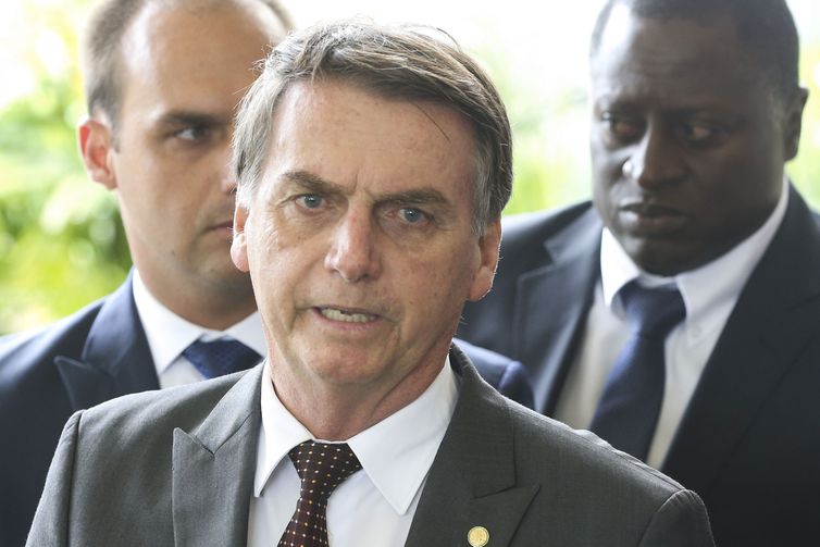 Bolsonaro disse que ‘quem estiver devendo para a Justiça não fica no governo’