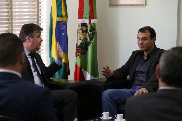 Governador eleito de Santa Catarina – Carlos Moisés – quer transparência e divulga hoje os nomes da equipe de transição