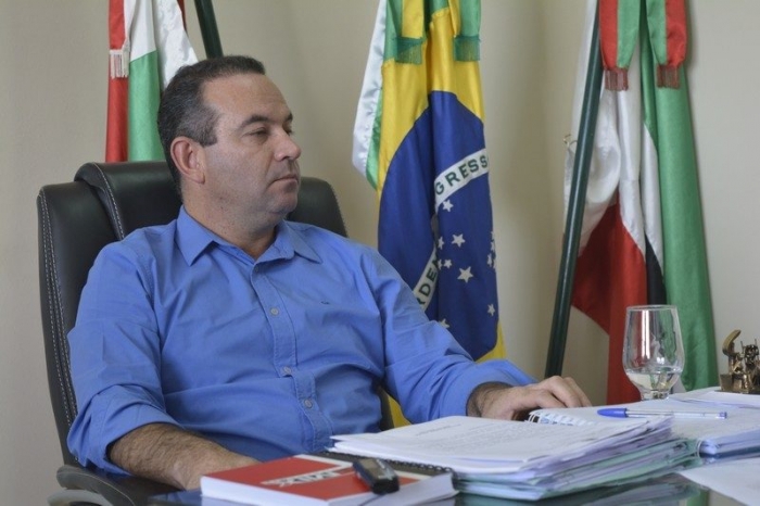 Justiça de Santa Catarina mantém bloqueio de bens do prefeito de Mafra