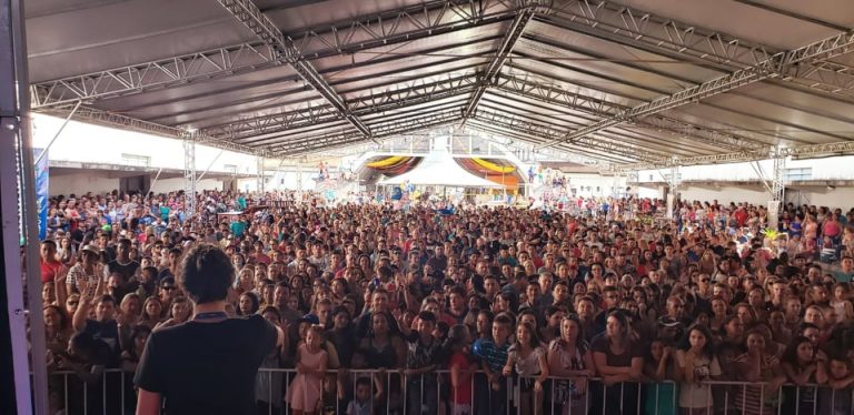 Mais de 15 mil pessoas participaram da abertura do “Natal Encantado” de União da Vitória