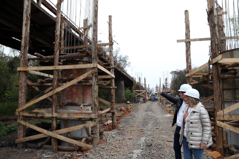 Em ritmo acelerado a construção da nova ponte sobre o Rio Iguaçu