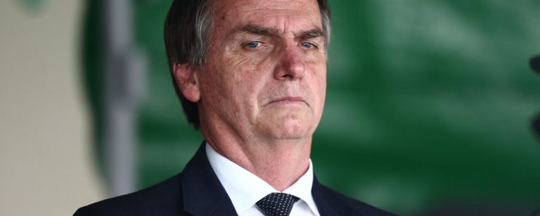 Jair Bolsonaro: “Ninguém recebe ou dá dinheiro sujo com cheque nominal”