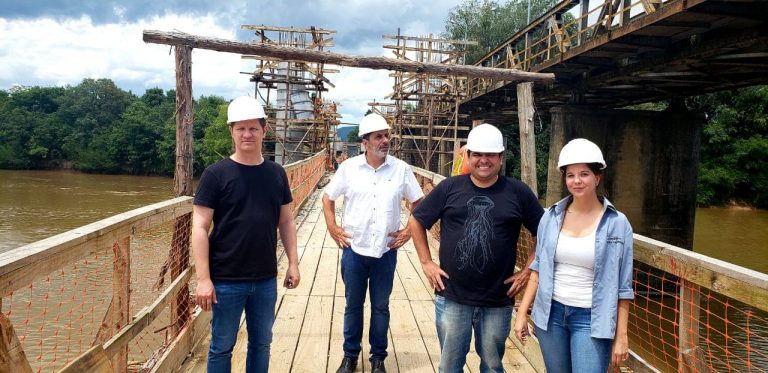 Prefeito Santin Roveda e vice-prefeito Bachir Abbas visitam obras da nova ponte