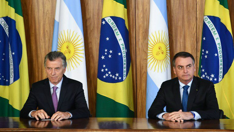 Presidentes Macri (Argentina) e Bolsonaro (Brasil) condenam o que classificam de “ditadura de Maduro” (Venezuela)