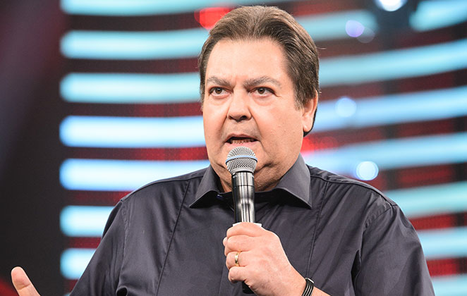 Faustão esclarece que nunca falou mal do presidente Bolsonaro e nem o chamou de imbecil