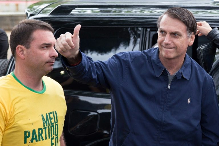 “Se Flávio errou ele terá que pagar e eu lamento como pai”, diz Jair Bolsonaro