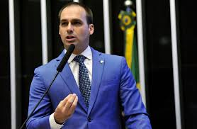 Filho do presidente Bolsonaro orienta os professores como devem ensinar seus alunos