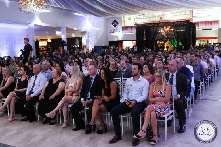 Centro de Eventos recebe primeira formatura da Uniguaçu