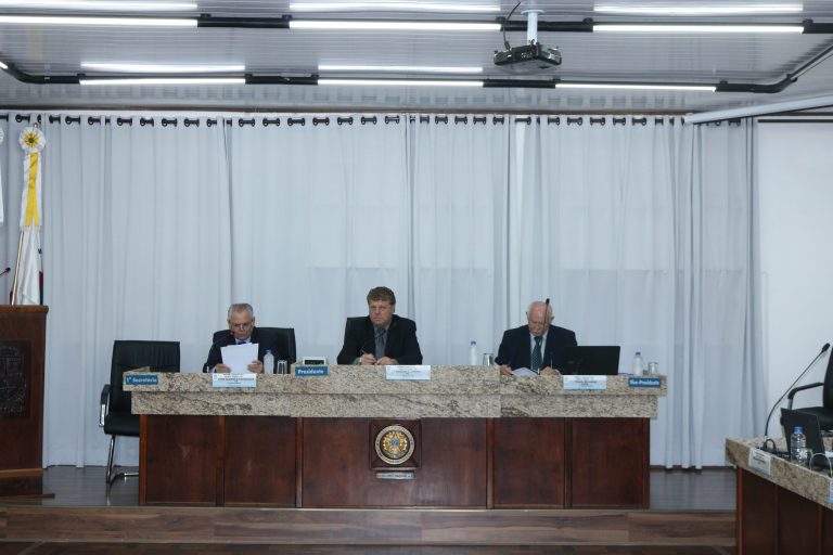 A segunda sessão ordinária de 2019 da Câmara Municipal de Porto União teve vários debates