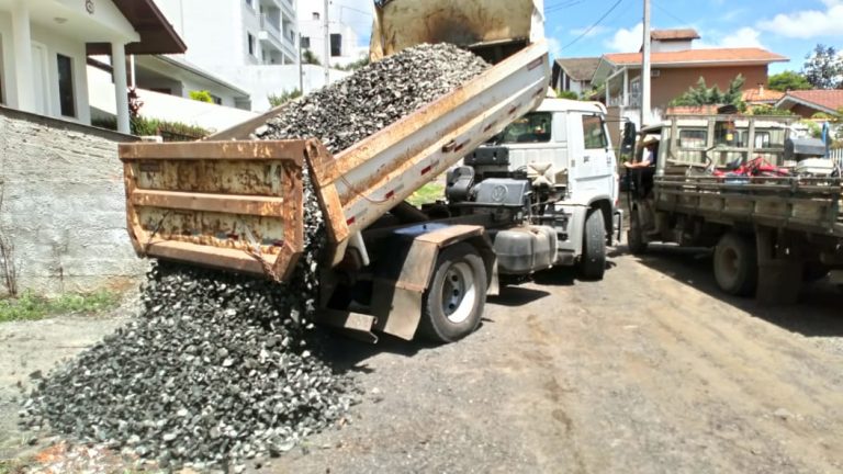 Secretaria de Obras de União da Vitória realiza ações em todo o município: nas áreas urbana e rural!