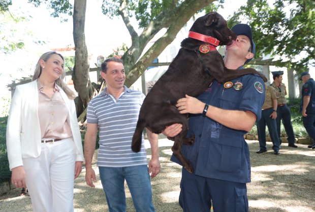 Governador Carlos Moisés e vice Daniela recepcionam bombeiros catarinenses que trabalharam em Brumadinho