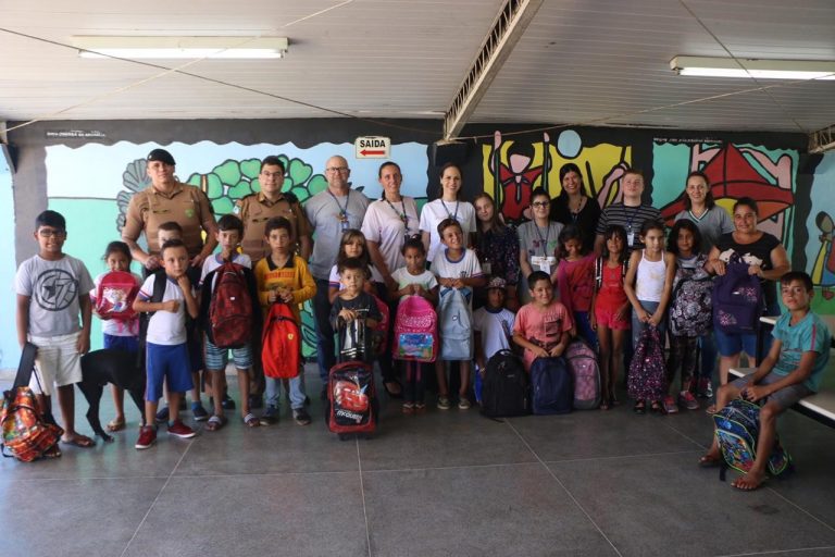 Material arrecadado é distribuído às Escolas Municipais “Judith Goss de Lima” e “Dario Bordin”