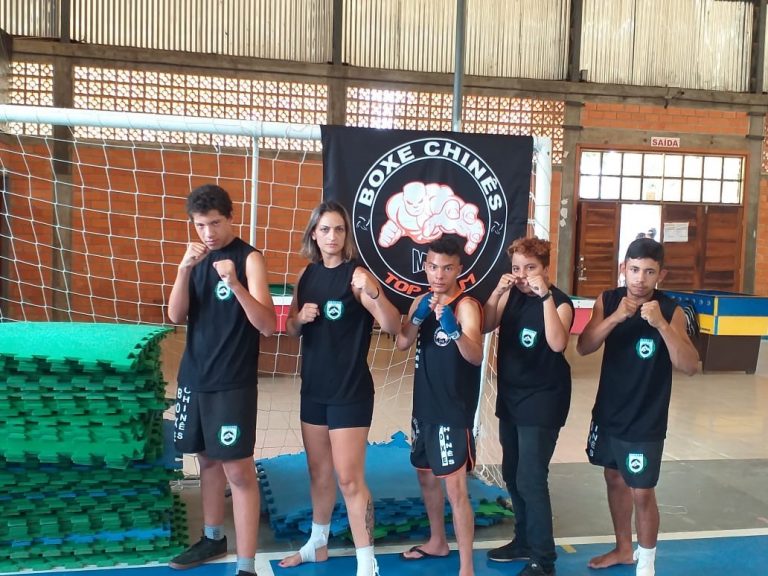 Alunos medalhistas no Projeto do Cejusc em parceria com o Creas e a Academia Corpo em Ação