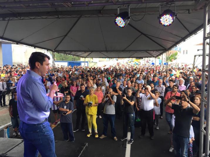 A presença do deputado Alexandre Curi no aniversário de União da Vitória, que reafirma compromissos