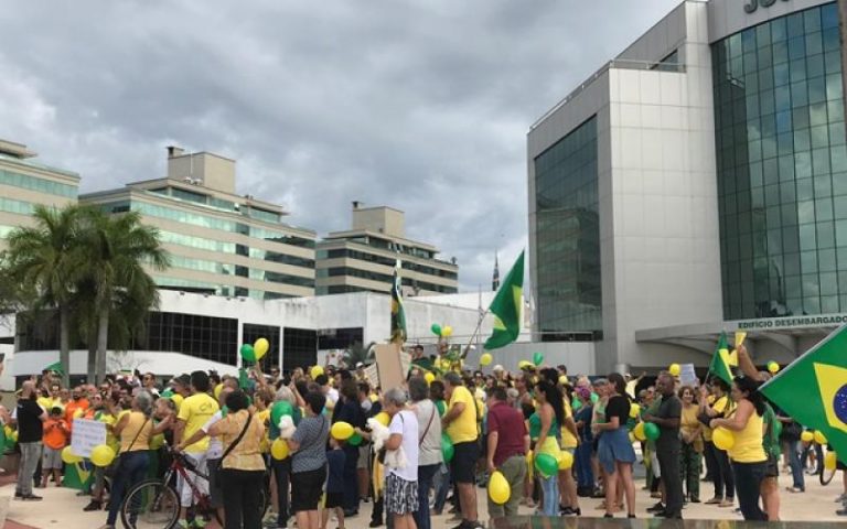 Protesto contra STF ganha força em Santa Catarina e vem se espalhando pelo Brasil