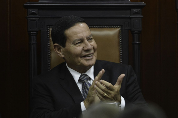 Vice Mourão disse que a prisão de Temer é importante para o amadurecimento da democracia