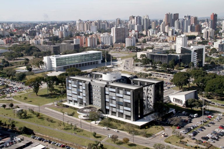 Na Assembleia Legislativa, o projeto de lei da reforma administrativa do Governo do Paraná