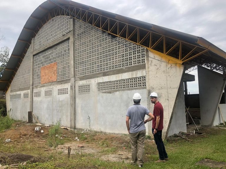 Em ritmo acelerado construção da quadra coberta da Escola Municipal ‘Maridalva Palamar’ de União da Vitória