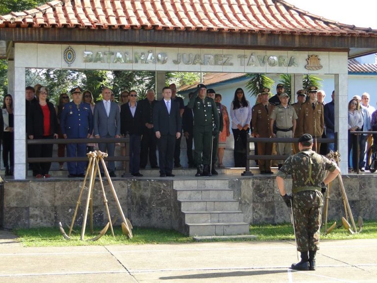 19 de abril – Dia do Exército. A data foi celebrada no país nesta quinta-feira (18) e no 5º Batalhão de Engenharia de Combate Blindado na quarta-feira (17)