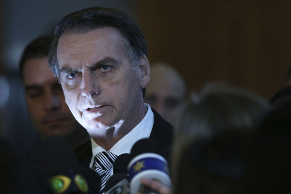 Bolsonaro propõe que o salário mínimo seja corrigido apenas pela inflação em 2020