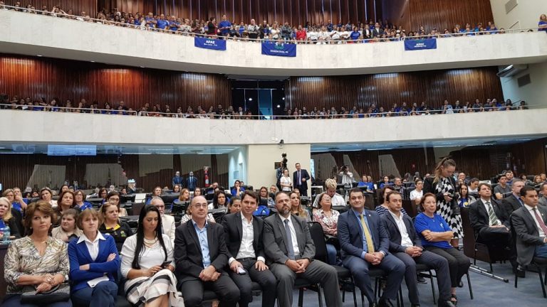 Deputado Alexandre Curi participou da Sessão Especial sobre o Movimento Apeano do Paraná