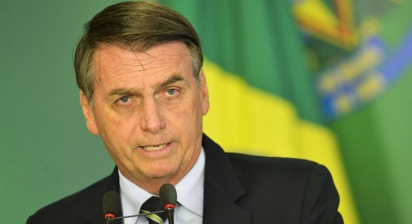 Pelo menos não é um bando de cachaceiros, responde Bolsonaro a Lula