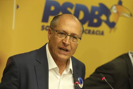 Justiça paulista bloqueia bens e contas bancárias do tucano Geraldo Alckmin